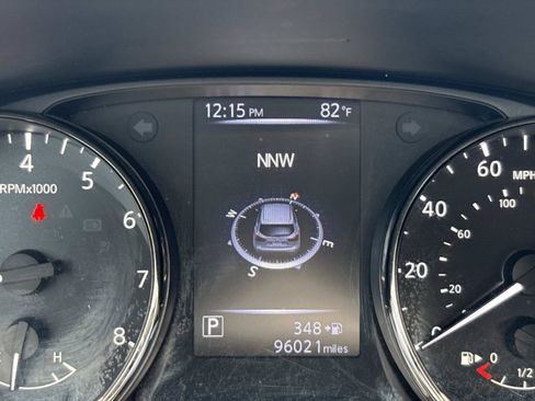 Used 2017 Nissan Rogue Sport SL FWD image 32