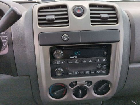 Used 2005 Chevrolet Colorado LS RWD image 21