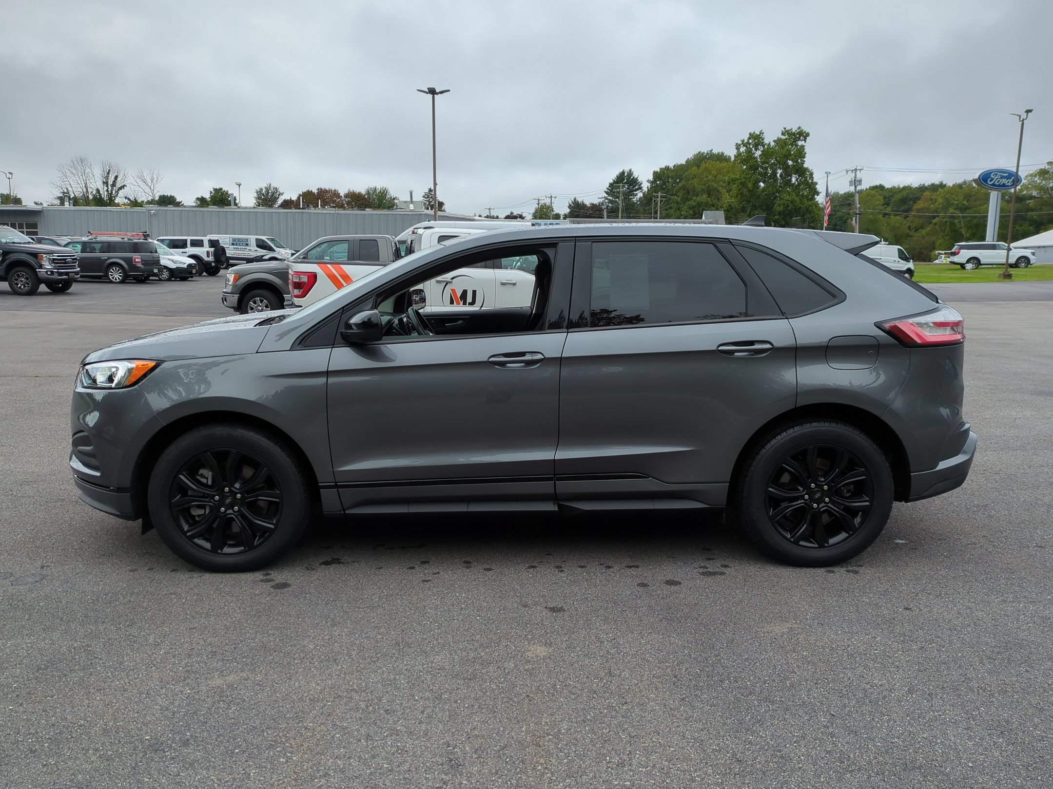 Used 2024 Ford Edge SE w/ Black Appearance Package AWD/4WD image 6