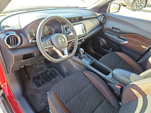 Used 2021 Nissan Kicks SR image 10