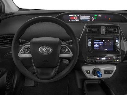 Used 2017 Toyota Prius FWD image 7