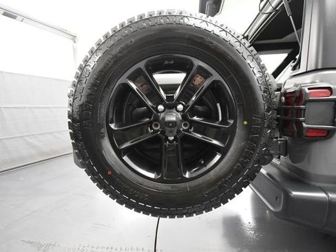 Used 2019 Jeep Wrangler Unlimited Sport image 17