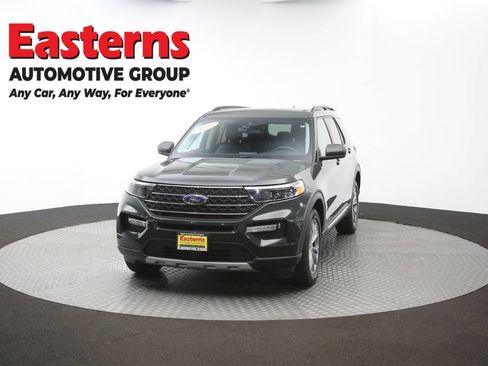 Used 2022 Ford Explorer XLT w/ Equipment Group 202A AWD/4WD image 57