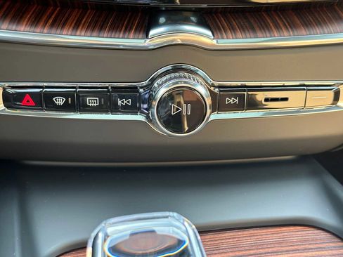 New 2025 Volvo XC60 B5 Ultra w/ Protection Package Premier image 28