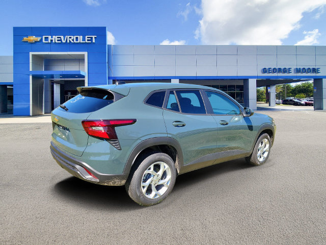 New 2026 Chevrolet Trax LS w/ LS Convenience Package FWD image 4