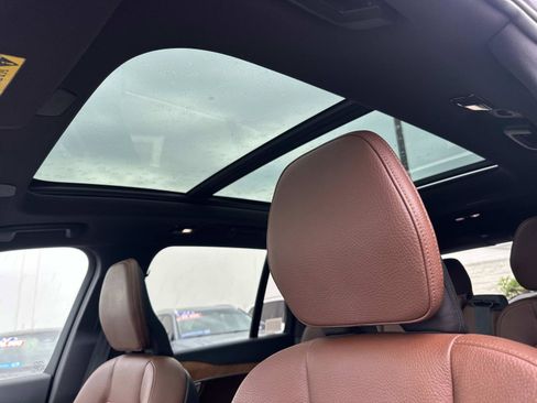 Certified 2024 Volvo XC90 T8 Plus image 29