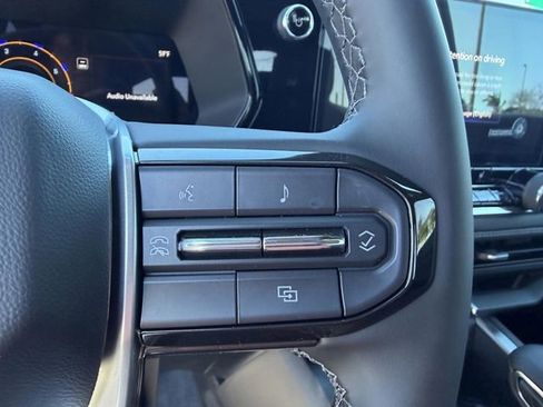 New 2025 Chevrolet Colorado LT RWD image 26