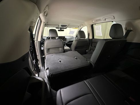 Used 2025 Nissan Pathfinder SL AWD/4WD image 23
