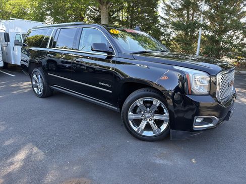 Used 2017 GMC Yukon XL Denali w/ Open Road Package AWD/4WD image 2