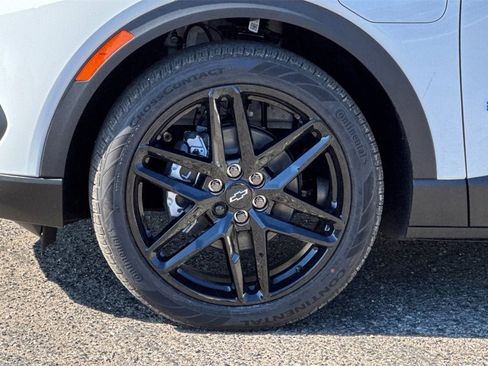 New 2026 Chevrolet Equinox EV LT w/ LPO, Blackout Package image 25