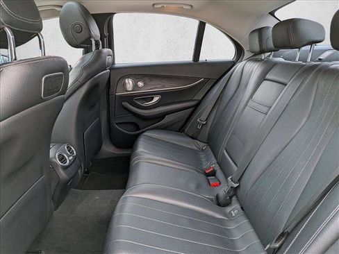Used 2018 Mercedes-Benz E 300 image 17