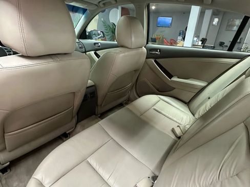 Used 2011 Nissan Altima 3.5 SR w/ 3.5SR Premium Pkg FWD image 22