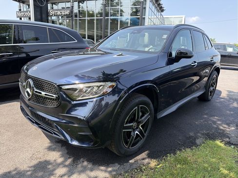 Used 2023 Mercedes-Benz GLC 300 4MATIC image 4