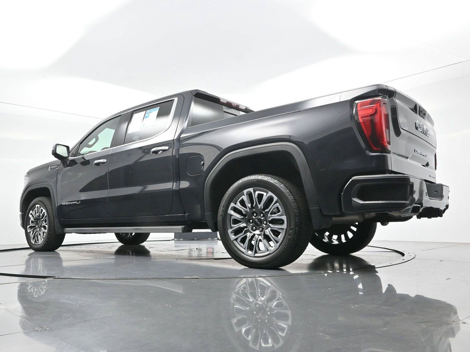Used 2023 GMC Sierra 1500 Denali Ultimate AWD/4WD image 22