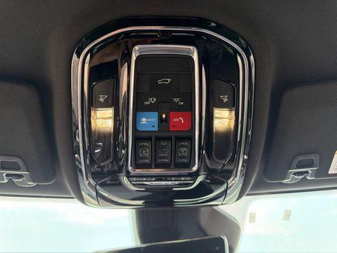 Used 2024 Jeep Grand Cherokee L Overland w/ Advanced Protech Group III AWD/4WD image 32