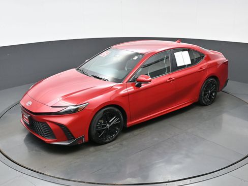 Used 2025 Toyota Camry SE FWD image 36