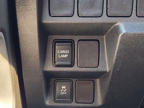 Used 2022 Nissan Frontier SV image 23