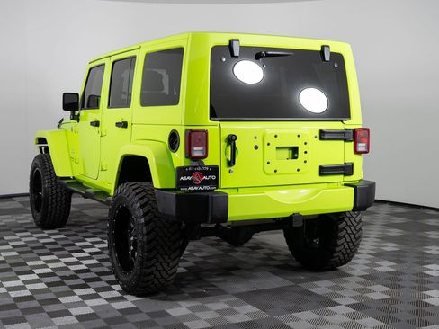 Used 2016 Jeep Wrangler Unlimited Sahara w/ Connectivity Group image 4