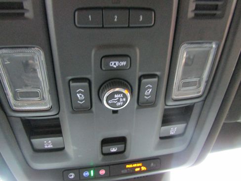 Used 2021 Cadillac Escalade Sport w/ Heavy-Duty Trailer Package AWD/4WD image 21