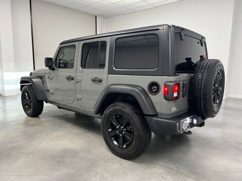 Used 2023 Jeep Wrangler Altitude image 5