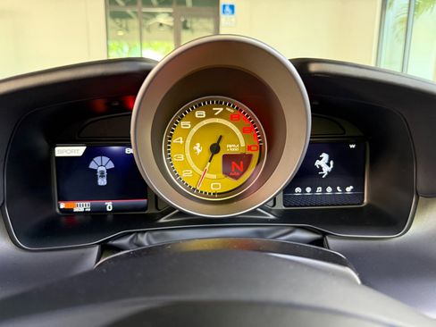 Used 2023 Ferrari F8 Tributo image 34