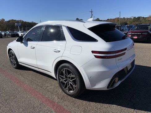 Used 2023 Genesis GV70 2.5T w/ Advanced Package image 9