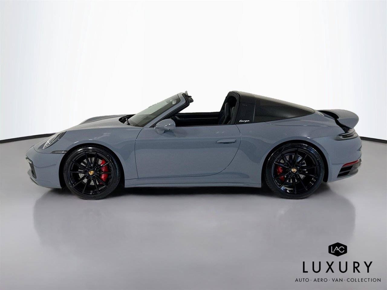 Used 2024 Porsche 911 AWD/4WD image 9