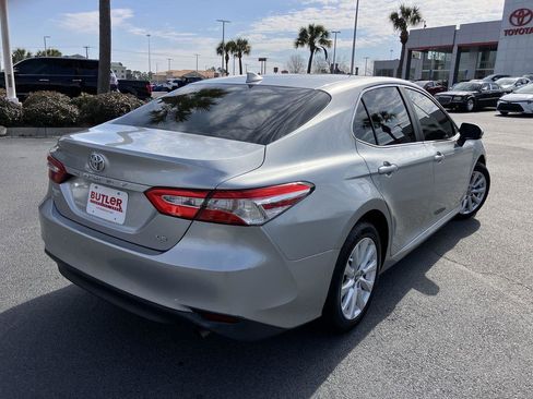 Certified 2020 Toyota Camry LE image 5