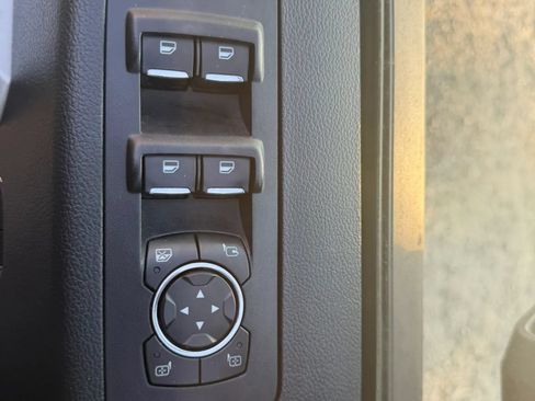 Used 2015 Ford F150 Lariat AWD/4WD image 29
