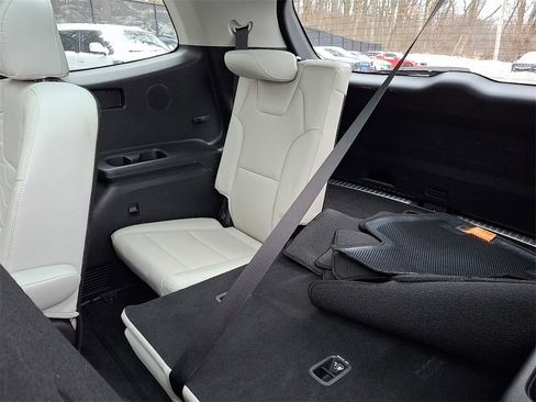 Used 2022 Kia Telluride SX w/ SX Prestige Package image 12