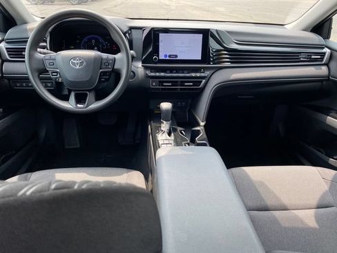 Used 2025 Toyota Camry LE FWD image 5