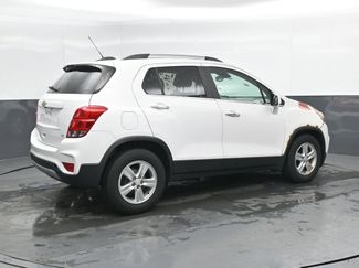 Used 2017 Chevrolet Trax LT w/ LT Convenience Package FWD video 2