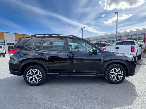 Used 2021 Subaru Forester Premium AWD/4WD image 25