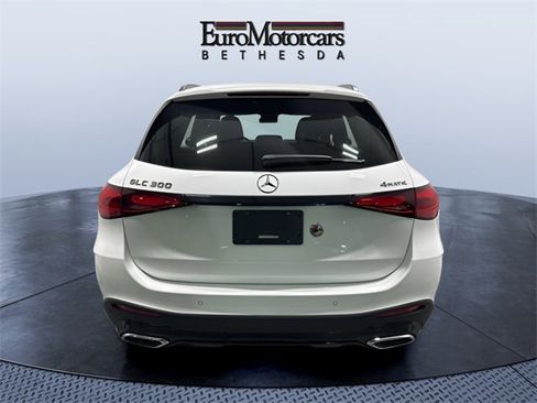 Used 2025 Mercedes-Benz GLC 300 4MATIC image 4