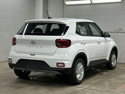 Used 2023 Hyundai Venue SE FWD image 21