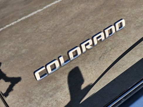 Used 2020 Chevrolet Colorado Z71 AWD/4WD image 12
