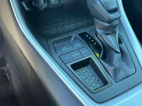 Used 2024 Toyota RAV4 XLE image 30