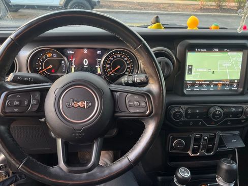 Used 2021 Jeep Wrangler Unlimited Sport image 11