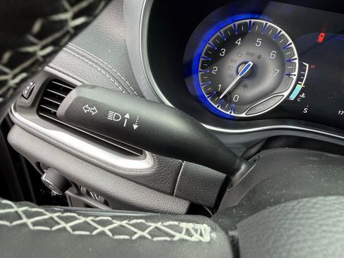 New 2026 Chrysler Pacifica Limited image 27