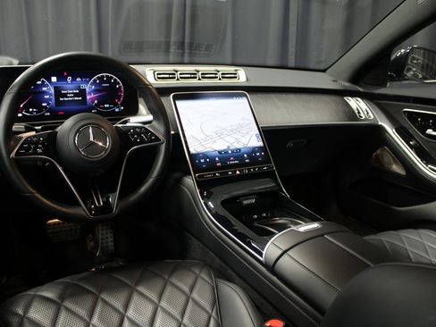 Used 2022 Mercedes-Benz S 580 4MATIC Sedan image 4