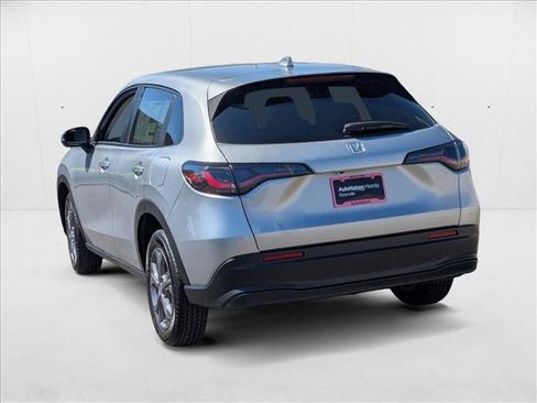New 2026 Honda HR-V LX image 8
