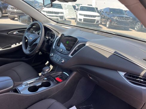 Used 2023 Chevrolet Malibu LT FWD image 19