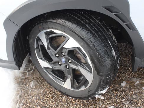 Used 2024 Subaru Crosstrek 2.5i Limited w/ Crosstrek Mirror Package image 17