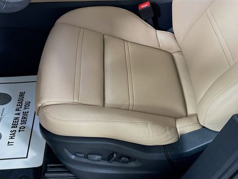 Certified 2025 Porsche Cayenne S image 13