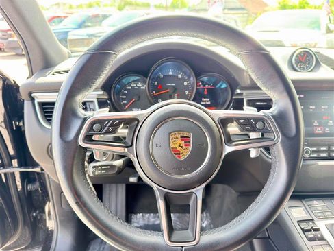 Used 2018 Porsche Macan AWD/4WD image 13