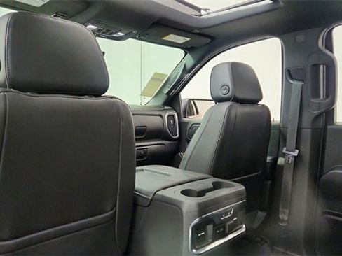 Used 2021 Chevrolet Silverado 1500 High Country w/ Technology Package image 31