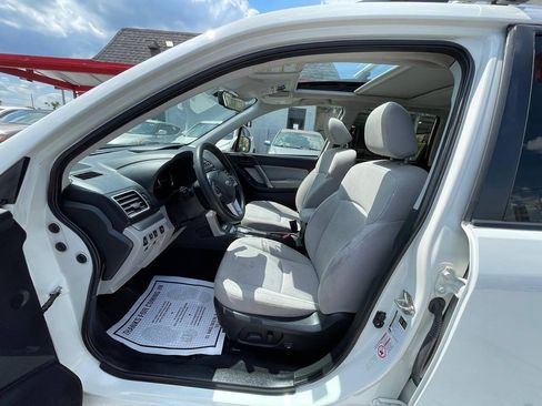 Used 2017 Subaru Forester 2.5i Premium AWD/4WD image 4