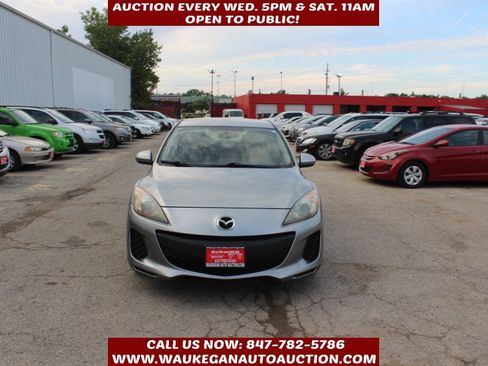 Used 2012 MAZDA MAZDA3 i Touring FWD image 2