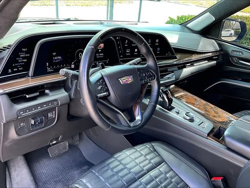 Used 2023 Cadillac Escalade Sport Platinum image 17