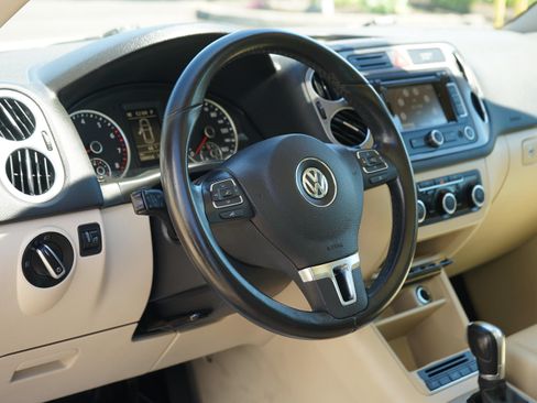 Used 2011 Volkswagen Tiguan S AWD/4WD image 12